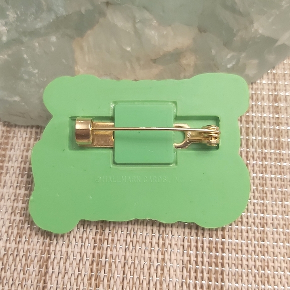 Vintage clover pin Hallmark Cards Think Green - Picture 3 of 6